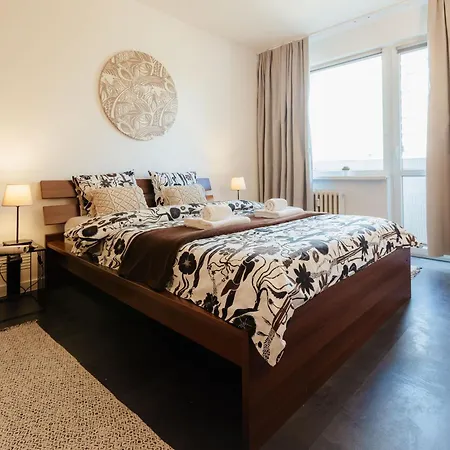 Apartmán Komarnicka With Balcony *