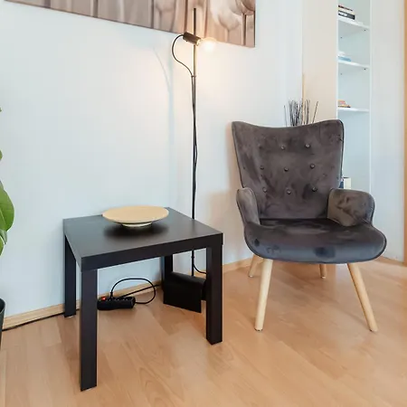 Apartmán Komarnicka With Balcony *